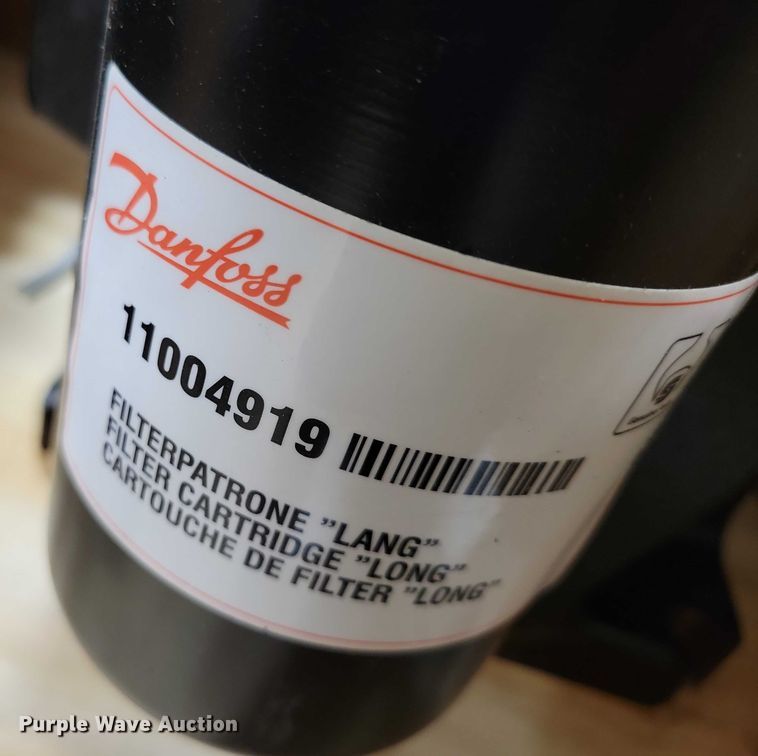 image for item DZ6581 (10) hydraulic drive pumps