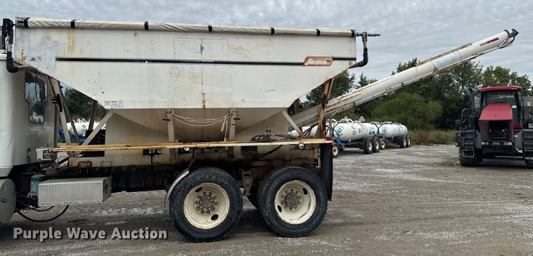 image for item EA1873 1985 International F9370 feed delivery truck