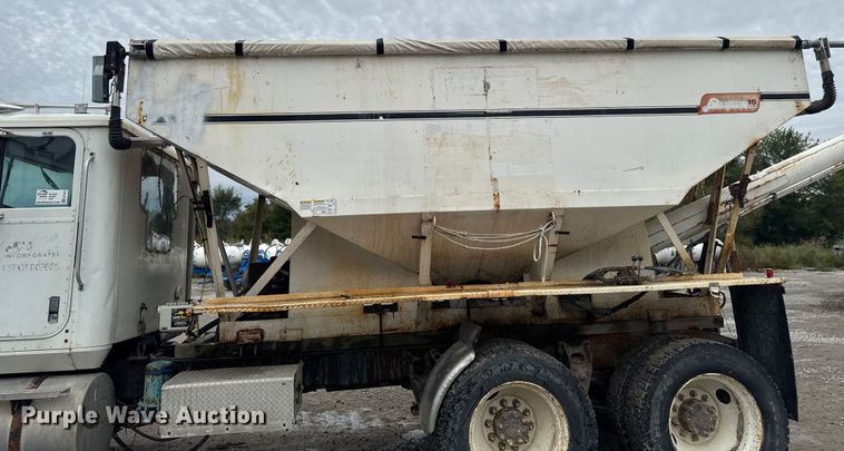 image for item EA1873 1985 International F9370 feed delivery truck