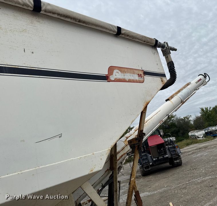 image for item EA1873 1985 International F9370 feed delivery truck