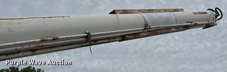 image for item EA1873 1985 International F9370 feed delivery truck