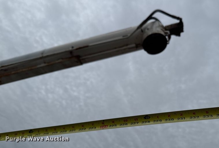 image for item EA1873 1985 International F9370 feed delivery truck