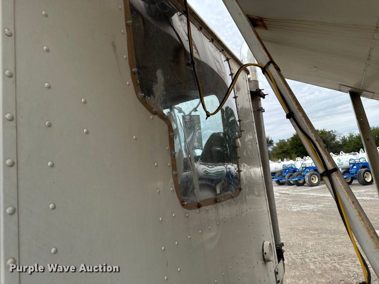 image for item EA1873 1985 International F9370 feed delivery truck