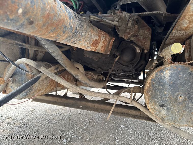 image for item EA1873 1985 International F9370 feed delivery truck