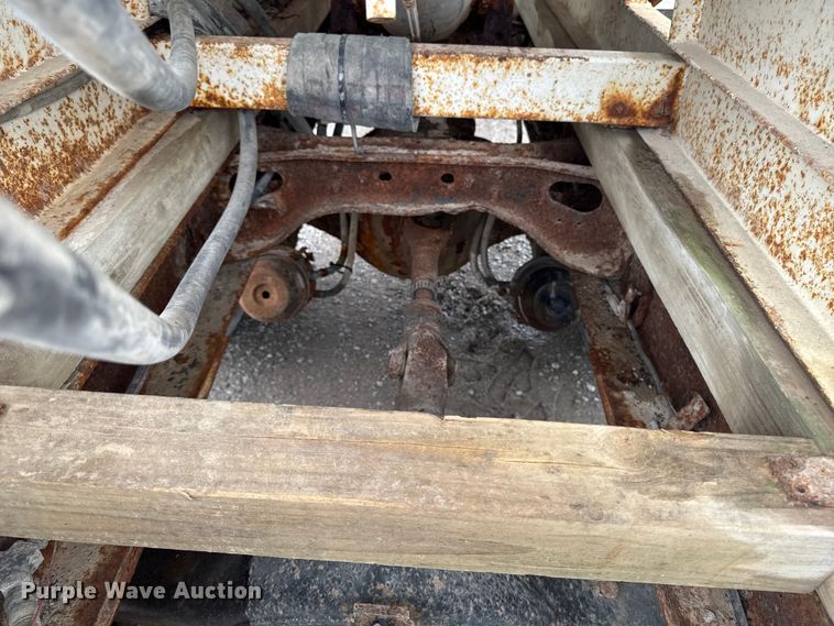 image for item EA1873 1985 International F9370 feed delivery truck