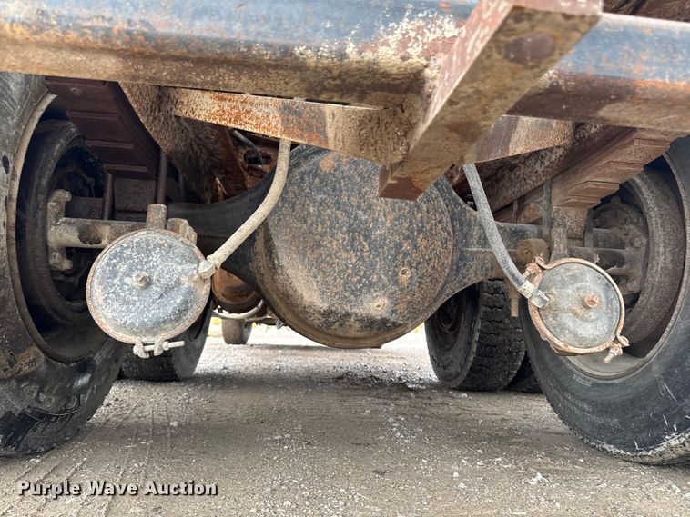 image for item EA1873 1985 International F9370 feed delivery truck