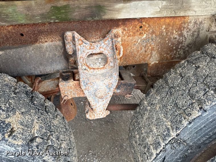 image for item EA1873 1985 International F9370 feed delivery truck