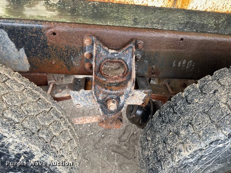 image for item EA1873 1985 International F9370 feed delivery truck