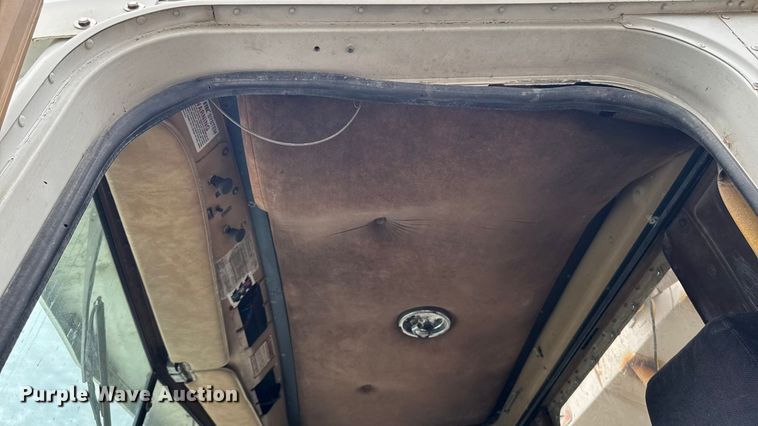 image for item EA1873 1985 International F9370 feed delivery truck