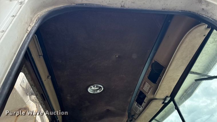 image for item EA1873 1985 International F9370 feed delivery truck