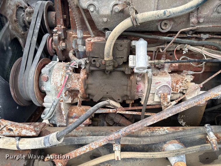 image for item EA1873 1985 International F9370 feed delivery truck