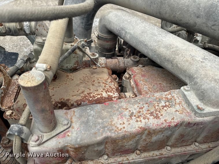 image for item EA1873 1985 International F9370 feed delivery truck