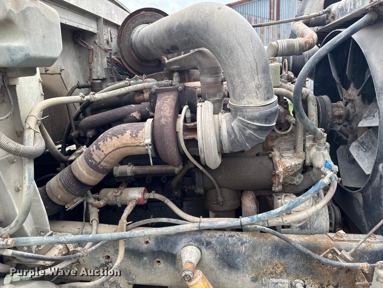 image for item EA1873 1985 International F9370 feed delivery truck