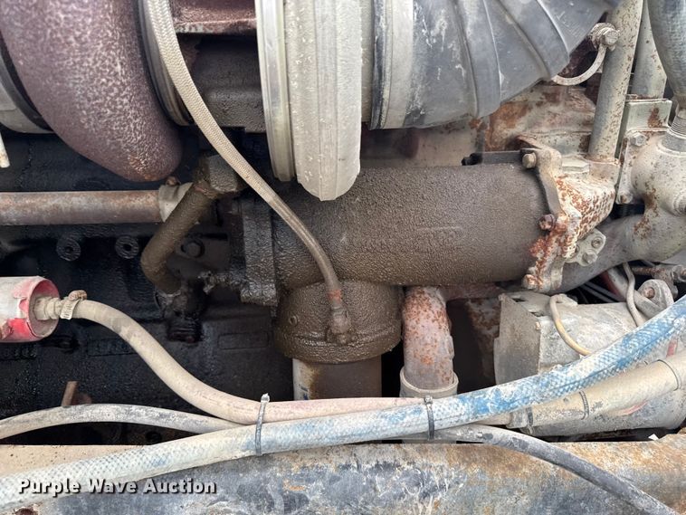 image for item EA1873 1985 International F9370 feed delivery truck