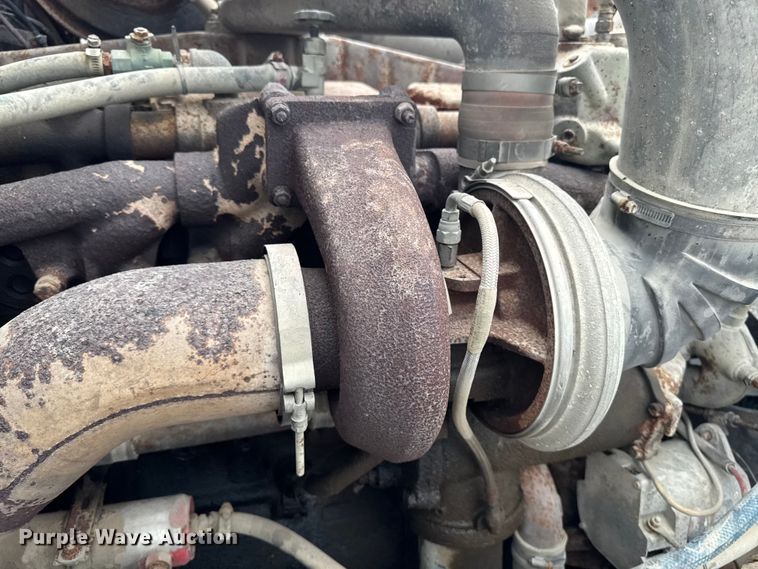 image for item EA1873 1985 International F9370 feed delivery truck