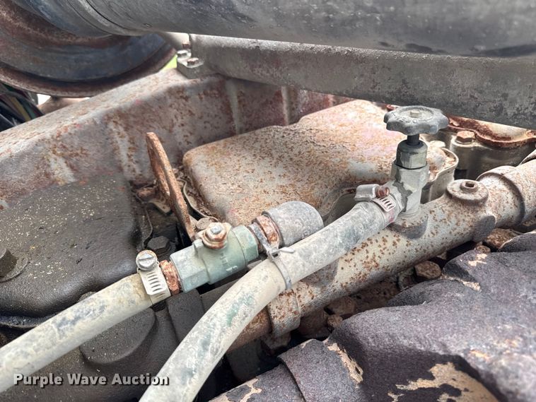 image for item EA1873 1985 International F9370 feed delivery truck