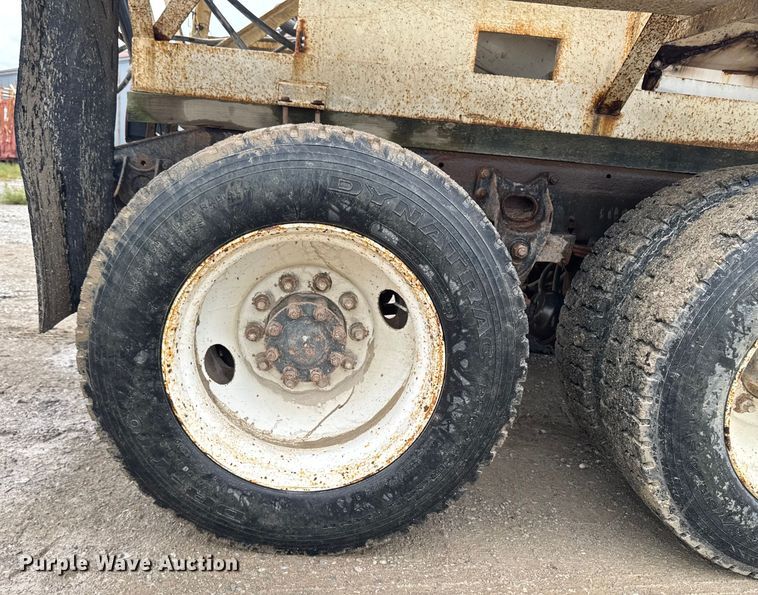 image for item EA1873 1985 International F9370 feed delivery truck