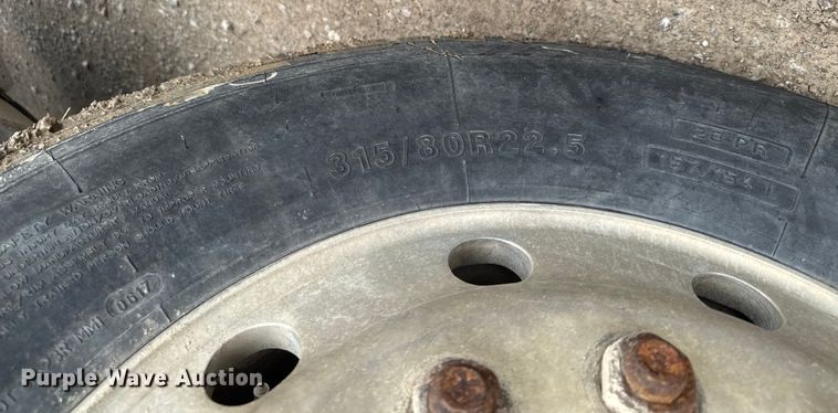 image for item EA1873 1985 International F9370 feed delivery truck