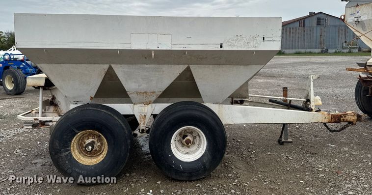 image for item EA1875 spreader