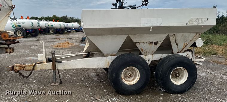 image for item EA1875 spreader