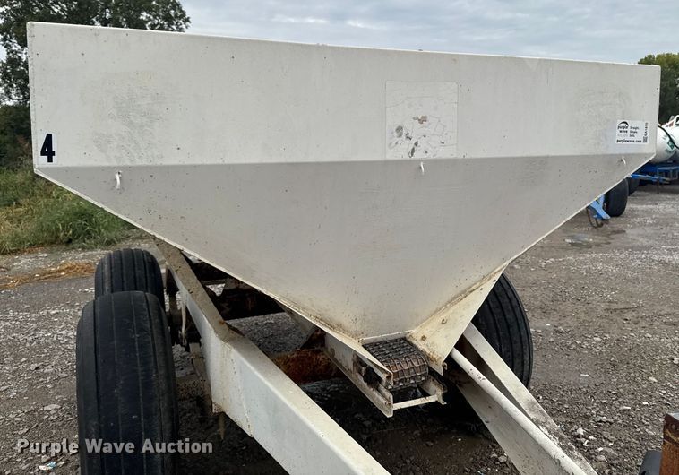 image for item EA1875 spreader