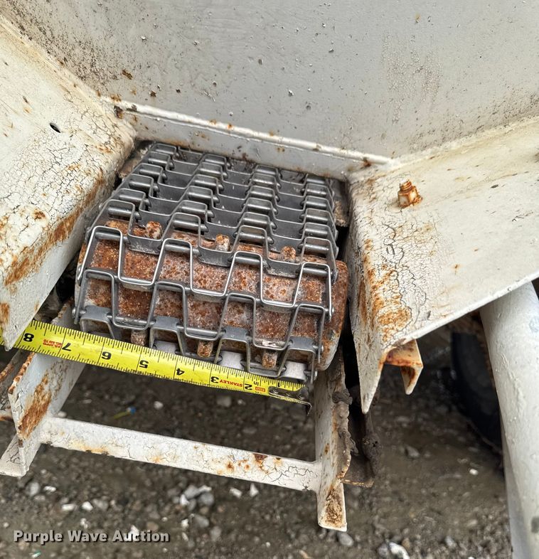 image for item EA1875 spreader