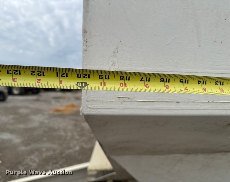 image for item EA1875 spreader