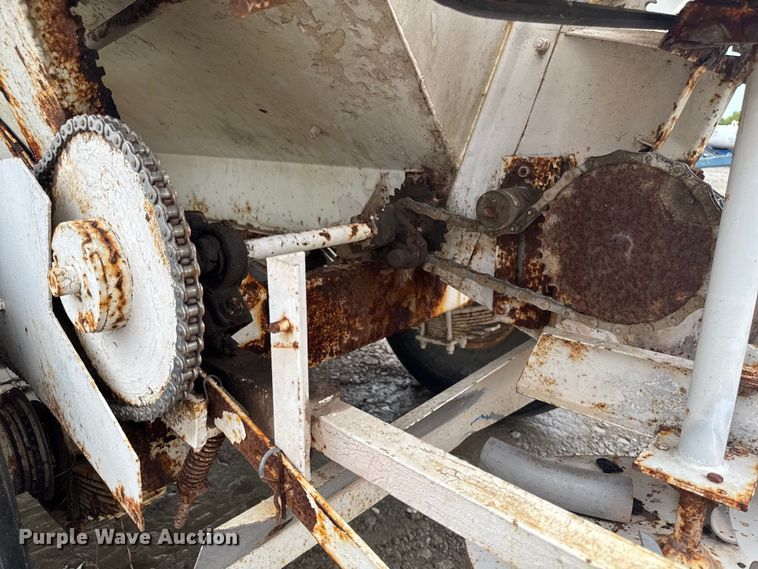 image for item EA1875 spreader