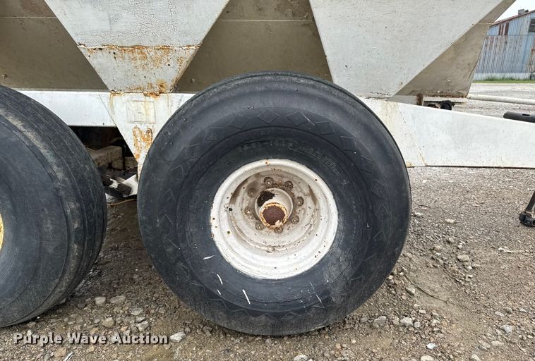 image for item EA1875 spreader