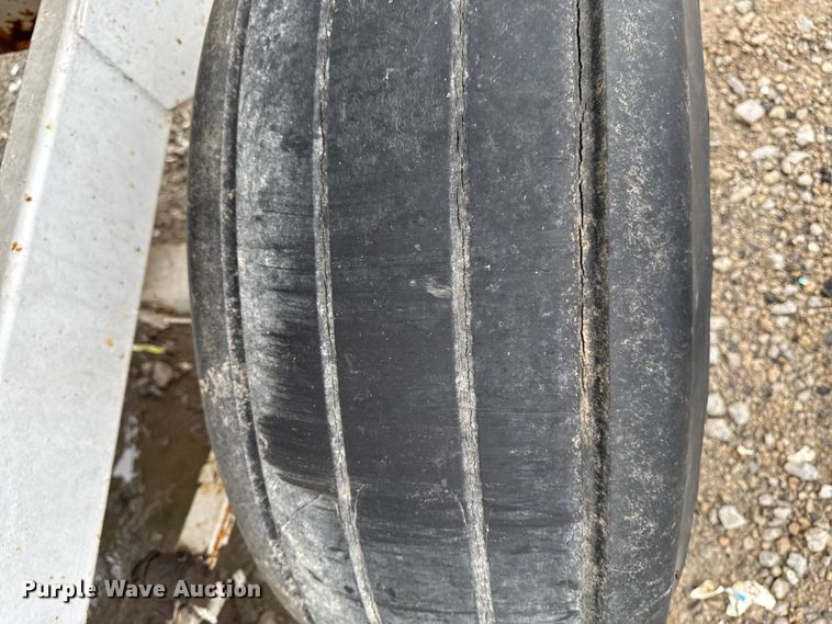 image for item EA1875 spreader