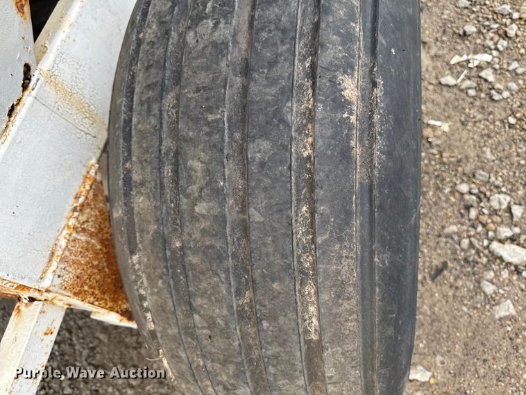 image for item EA1875 spreader