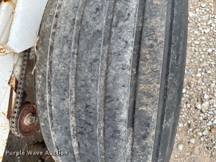 image for item EA1875 spreader