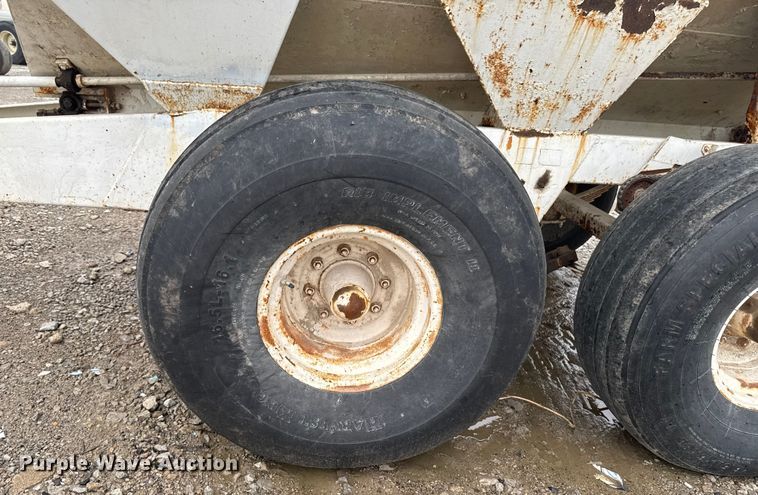 image for item EA1875 spreader