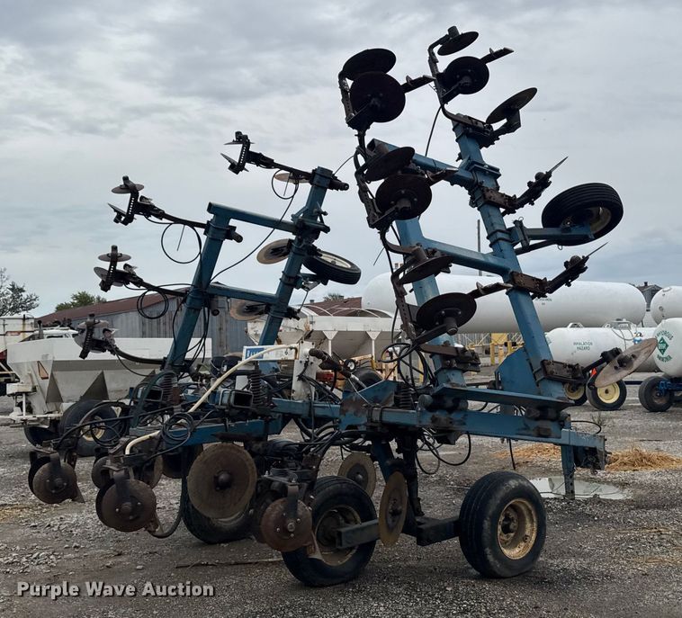 image for item EA1877 AG Systems 7000 NH3 applicator