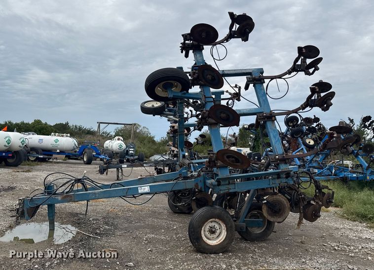 image for item EA1877 AG Systems 7000 NH3 applicator
