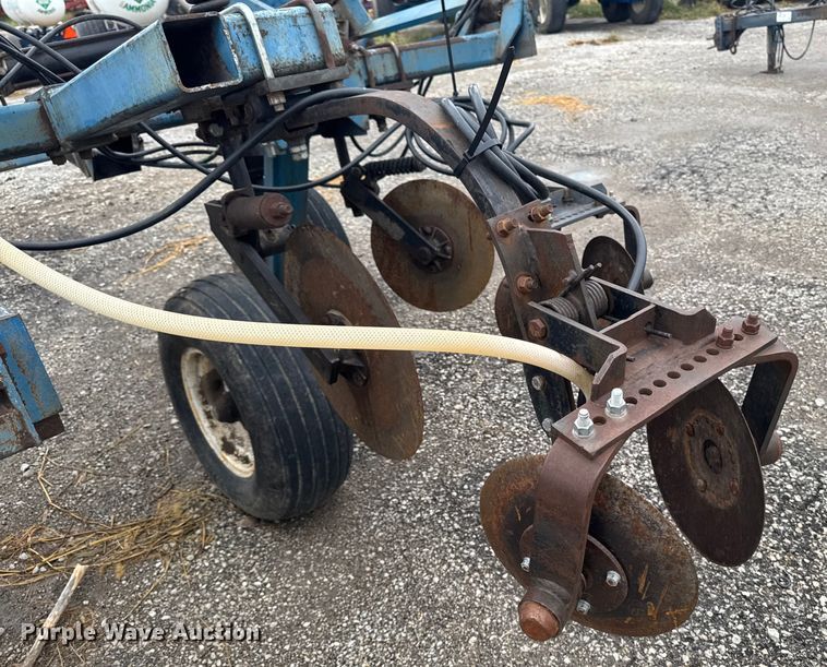 image for item EA1877 AG Systems 7000 NH3 applicator