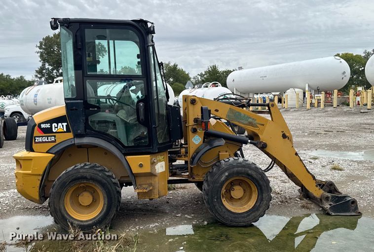 image for item EA1882 2015 Caterpillar 903C wheel loader
