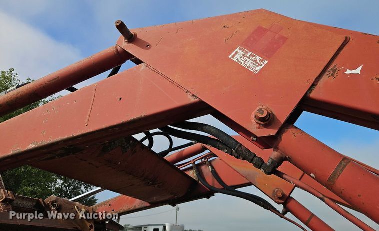 image for item EB8330 International Harvester tractor