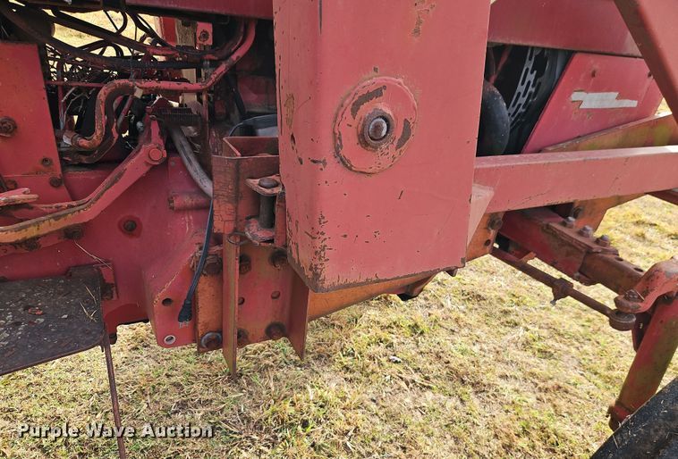 image for item EB8330 International Harvester tractor