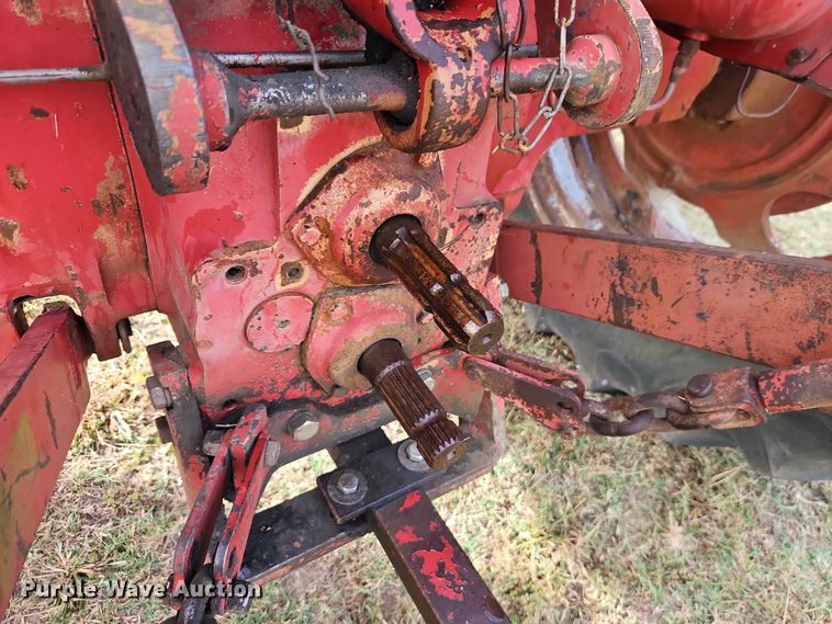 image for item EB8330 International Harvester tractor