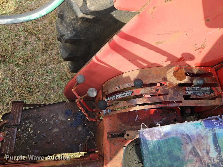 image for item EB8330 International Harvester tractor