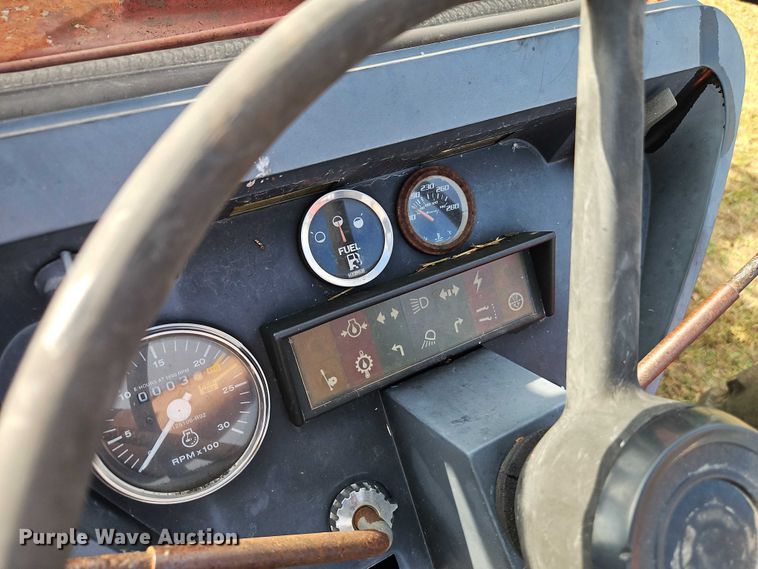 image for item EB8330 International Harvester tractor