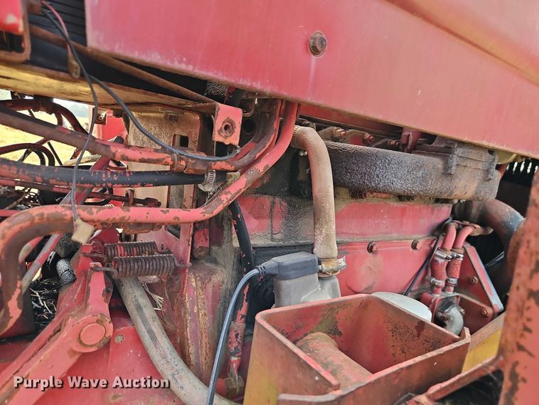 image for item EB8330 International Harvester tractor