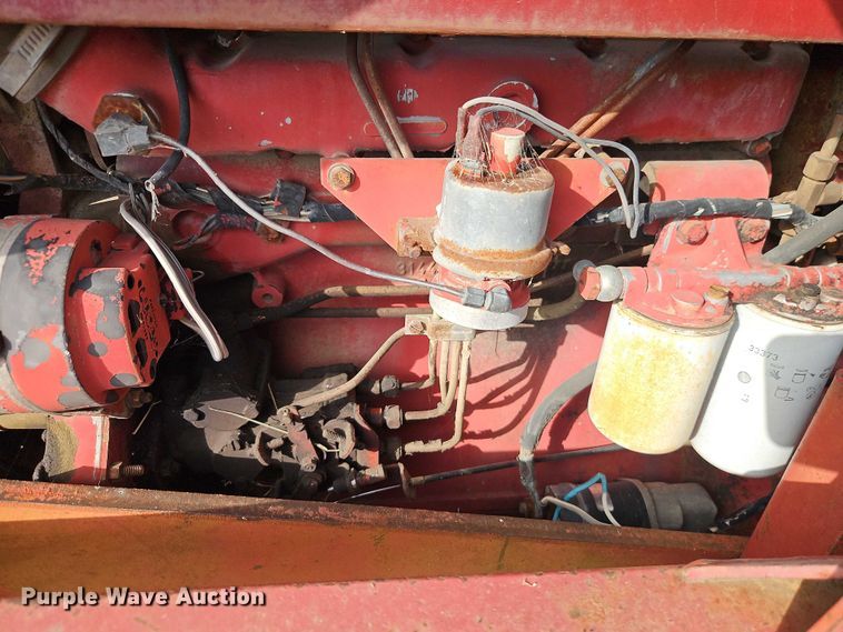 image for item EB8330 International Harvester tractor