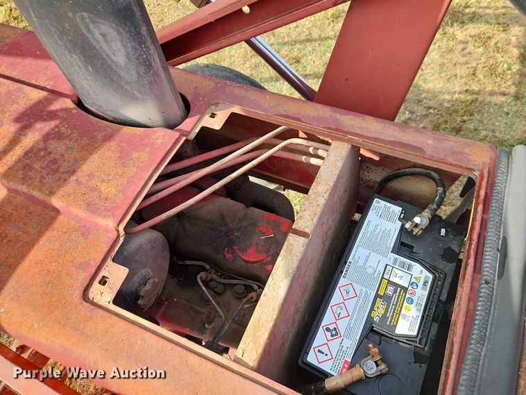 image for item EB8330 International Harvester tractor