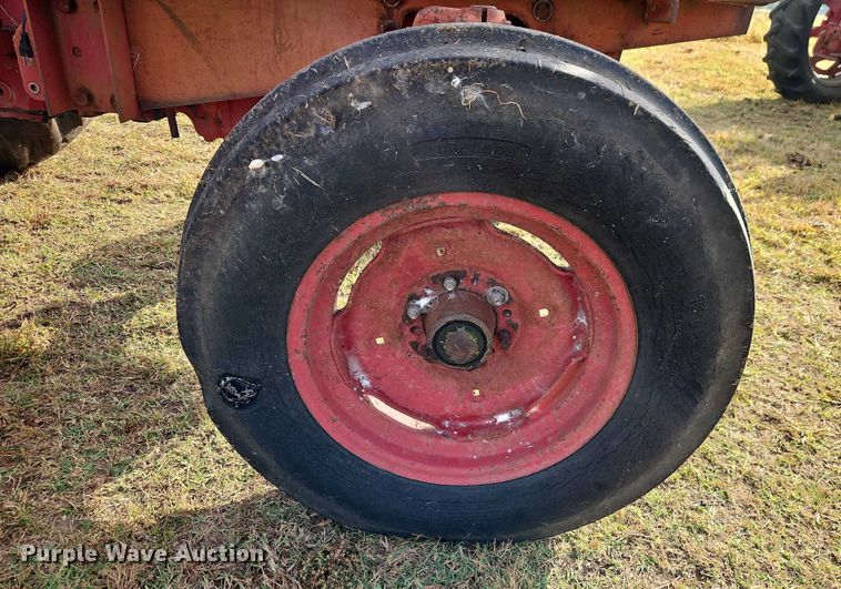 image for item EB8330 International Harvester tractor