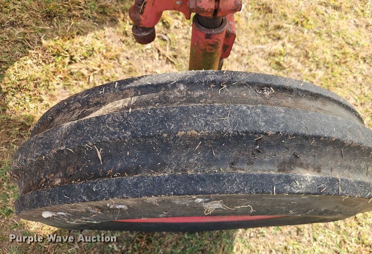 image for item EB8330 International Harvester tractor