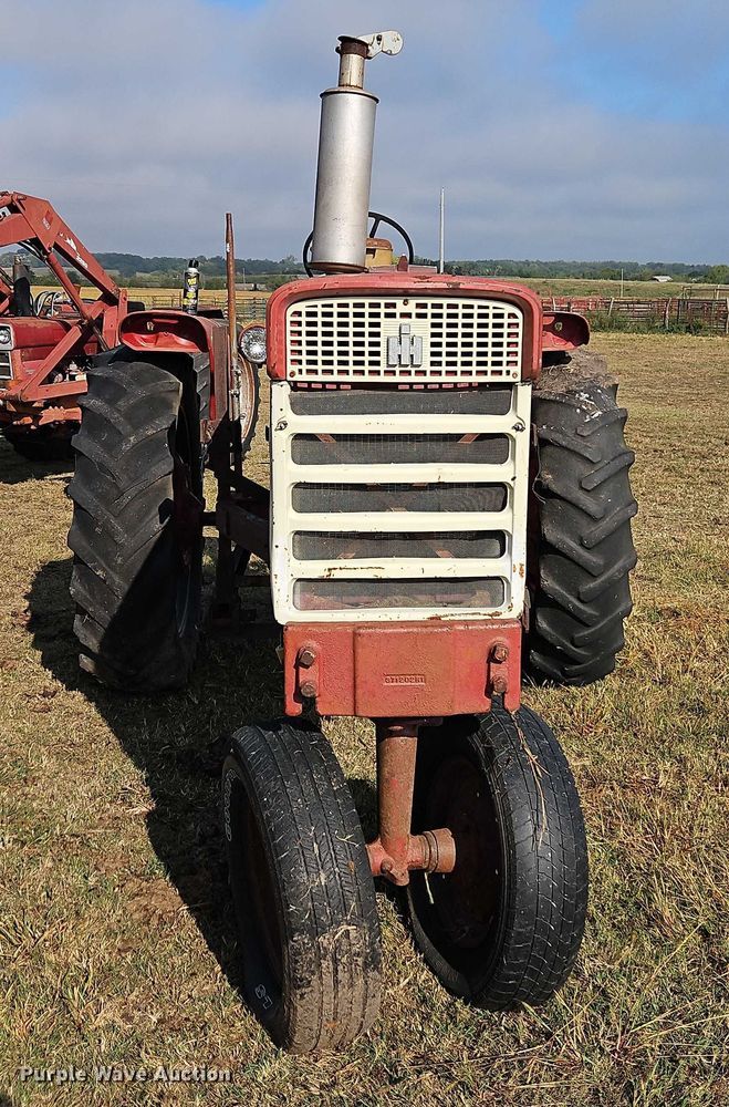 image for item EB8331 1958 McCormick Farmall 460 tractor