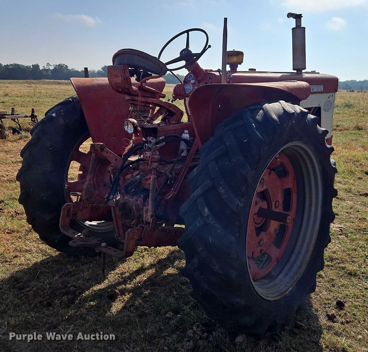 image for item EB8331 1958 McCormick Farmall 460 tractor