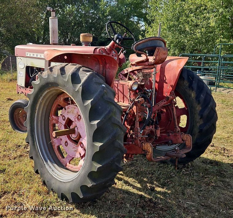 image for item EB8331 1958 McCormick Farmall 460 tractor